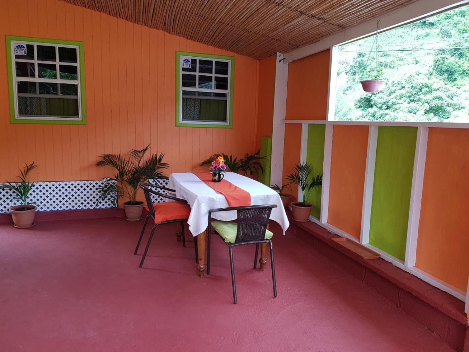 Salz Cozy Inn Roseau Bagian luar foto